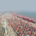 Types of ships crane Port crane on ship and crane port